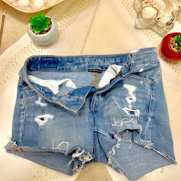 American eagle blue jean shorts Size. 4 - Picture 1 of 4